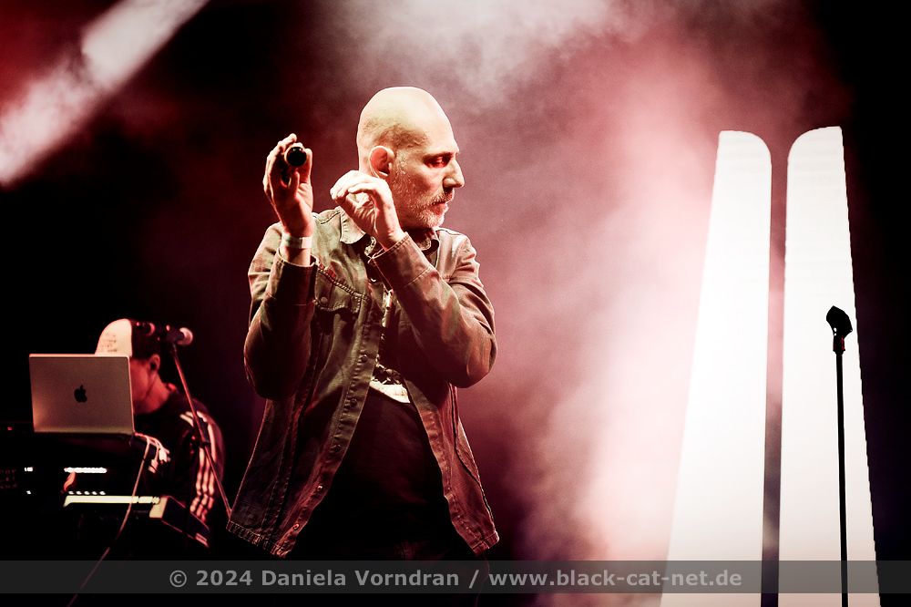 De/Vision